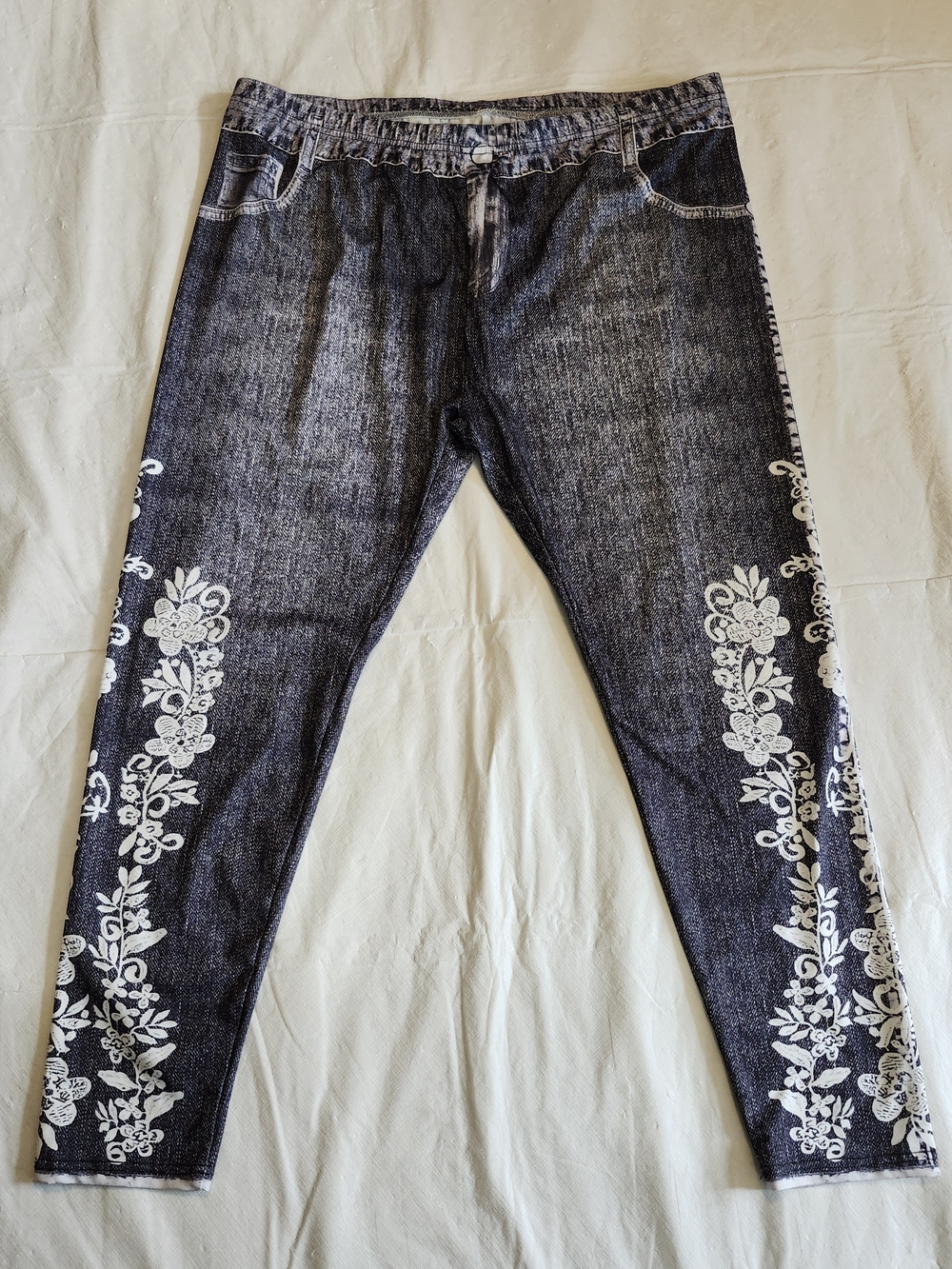 Women's Black Washed Floral-Print Leggings - Picture 3 of 9